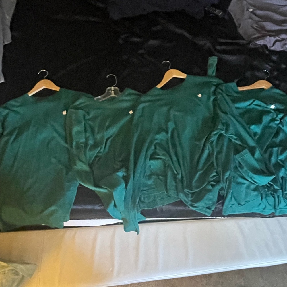 LOT of 21 pieces: Official Apple Store jackets and shirts - Picture 2 of 6